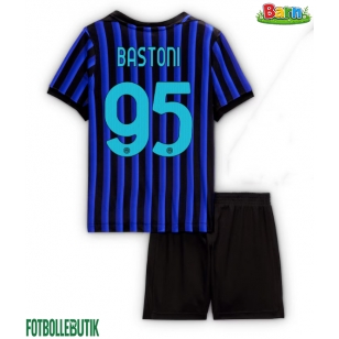 Inter Milan Alessandro Bastoni #95 Hemmaställ Barn 2025-26 Kortärmad (+ Korta byxor)